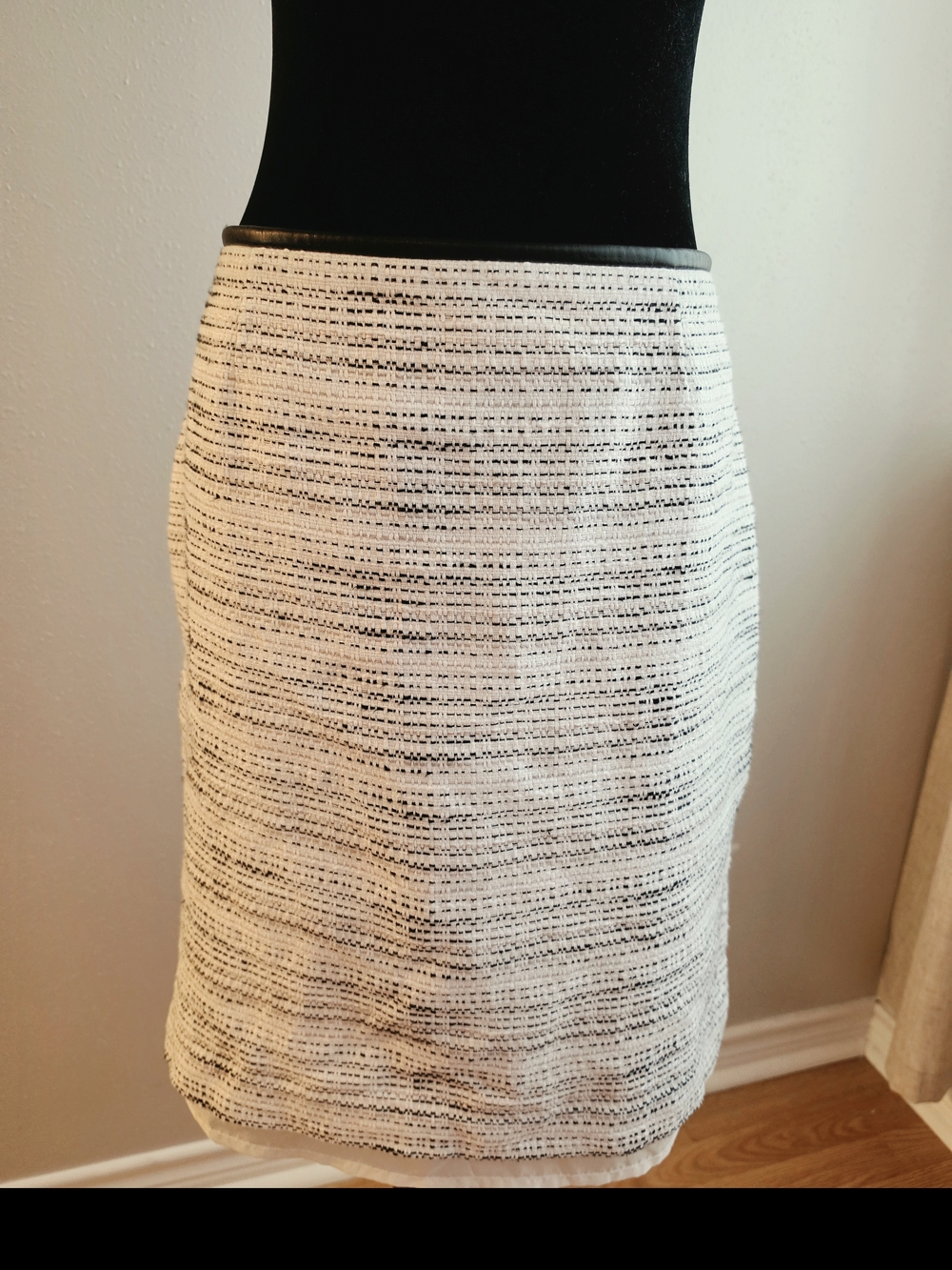 Calvin Klein Cream and Black Textured Tweed Pencil Skirt